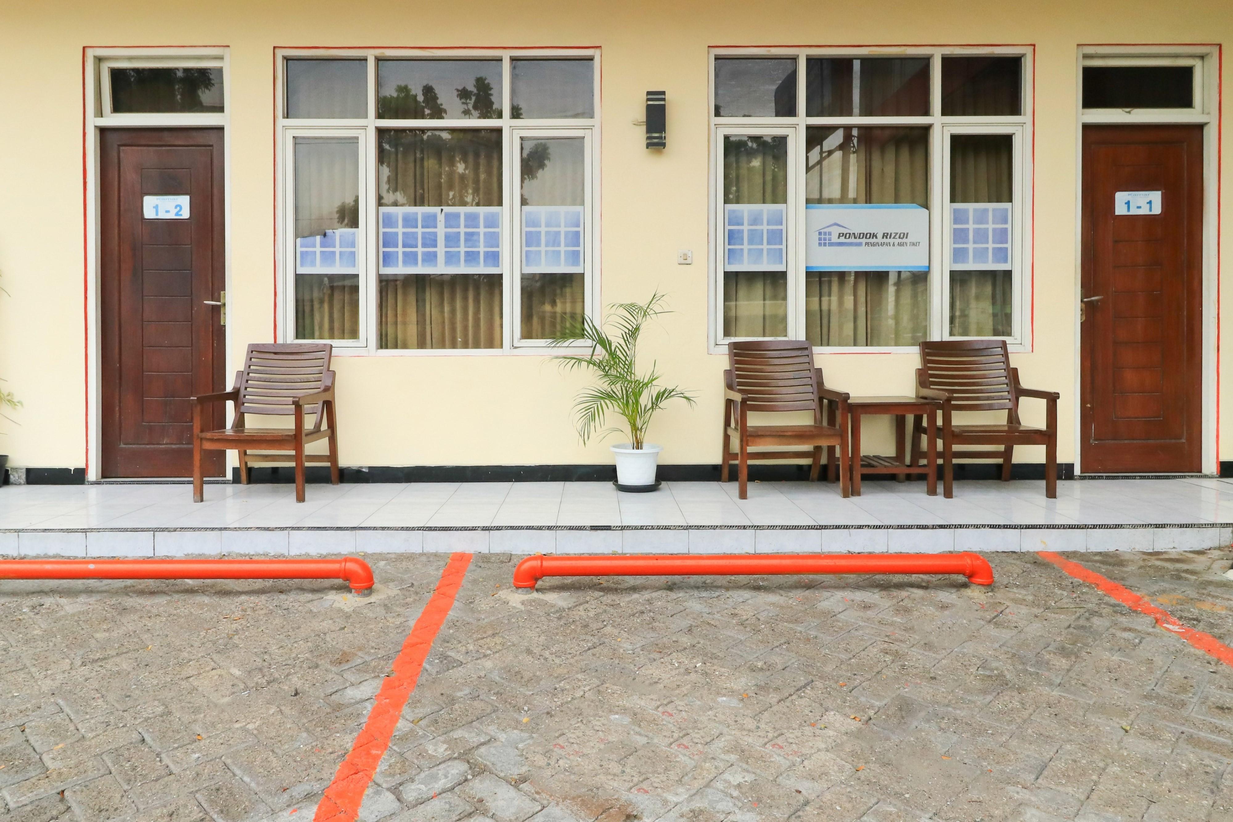 Penginapan Pondok Rizqi Syariah Brebek Esterno foto