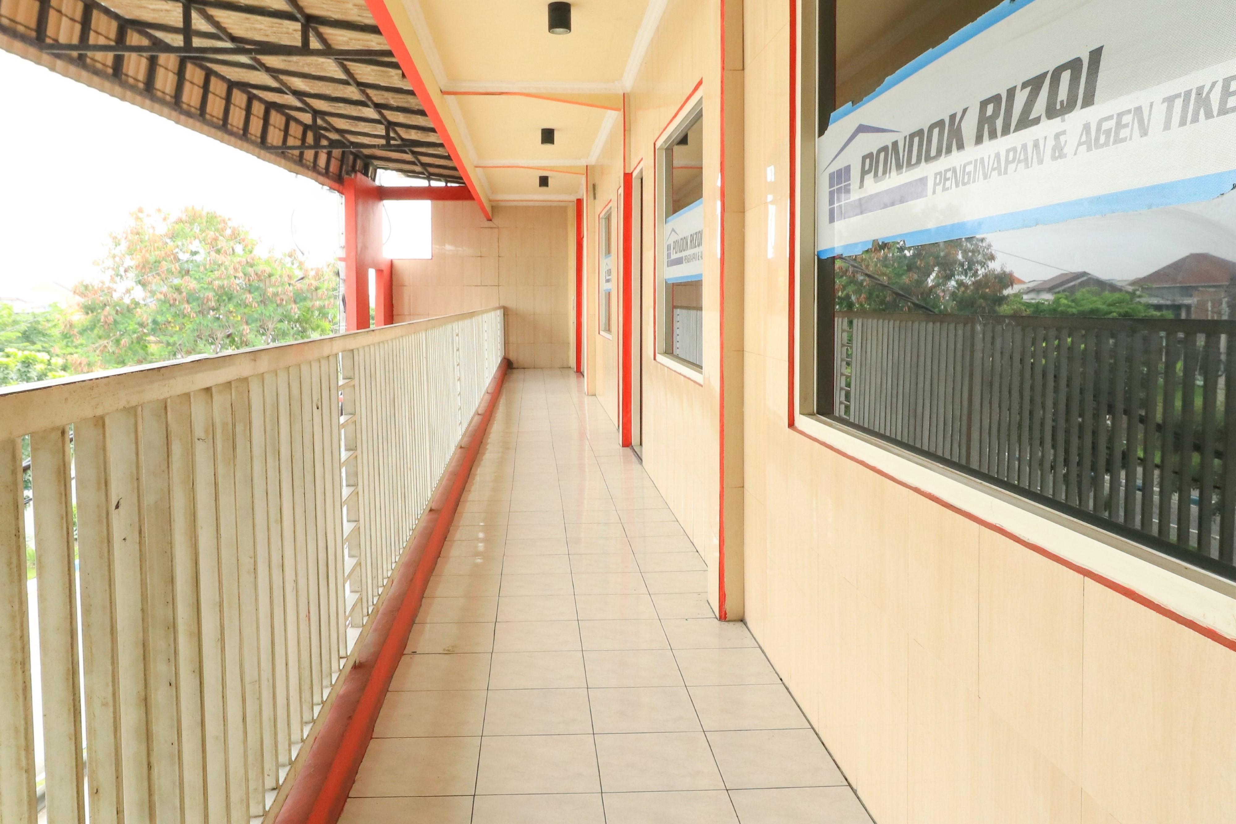 Penginapan Pondok Rizqi Syariah Brebek Esterno foto