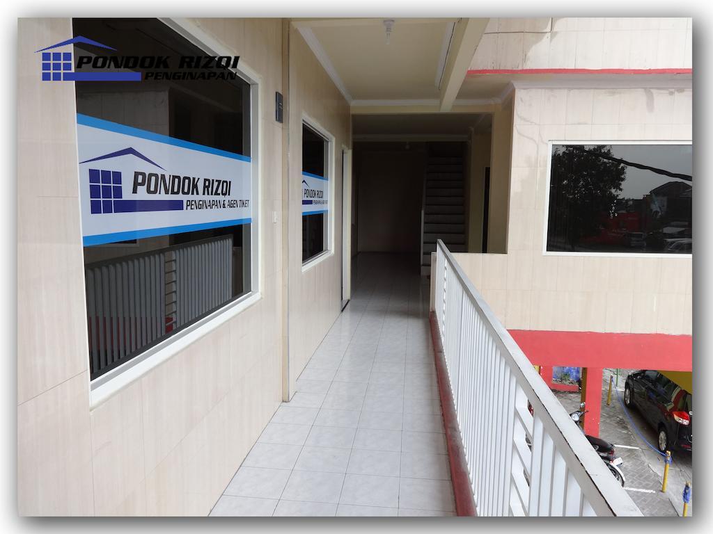 Penginapan Pondok Rizqi Syariah Brebek Esterno foto